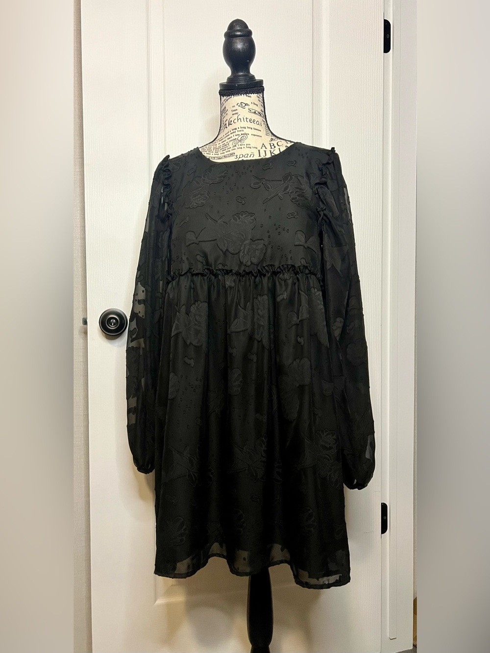 Mi Ami Black Floral Jacquard Long-Sleeve Babydoll Dress